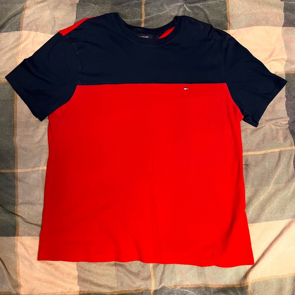 Large Tommy Hilfiger Waffle Knit T-Shirt